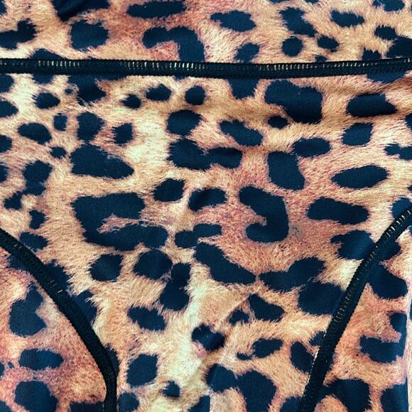 NEW $98 FREE PEOPLE we are HAH shorts Lanka XS leopard print - Picture 6 of 7